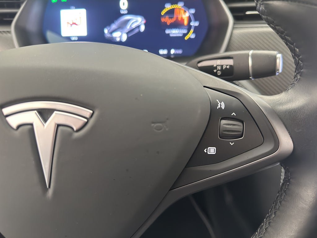 Vehicle Image 25