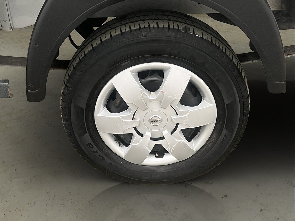 Vehicle Image 25