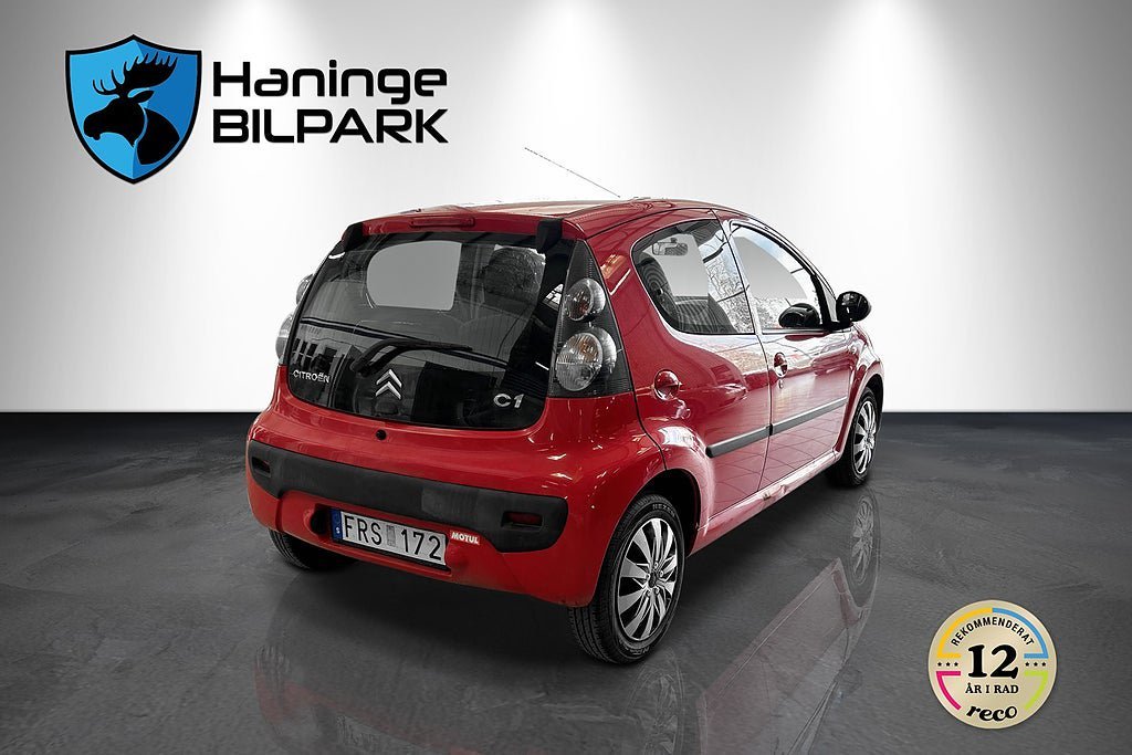 Vehicle Image 8