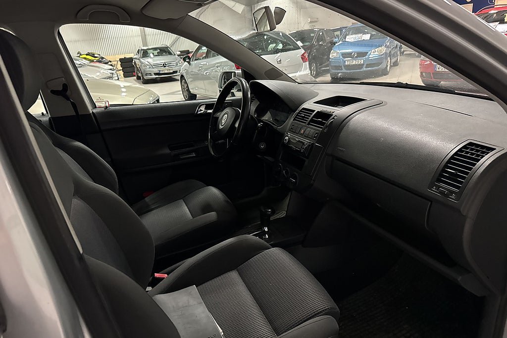 Vehicle Image 9