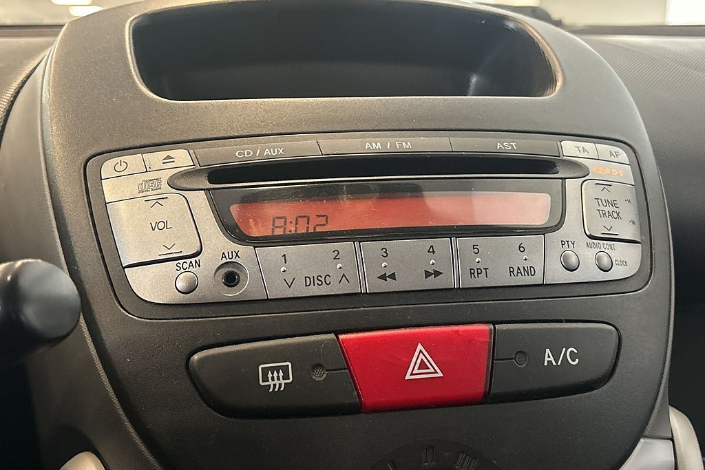 Vehicle Image 16