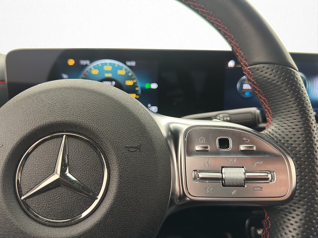 Vehicle Image 26