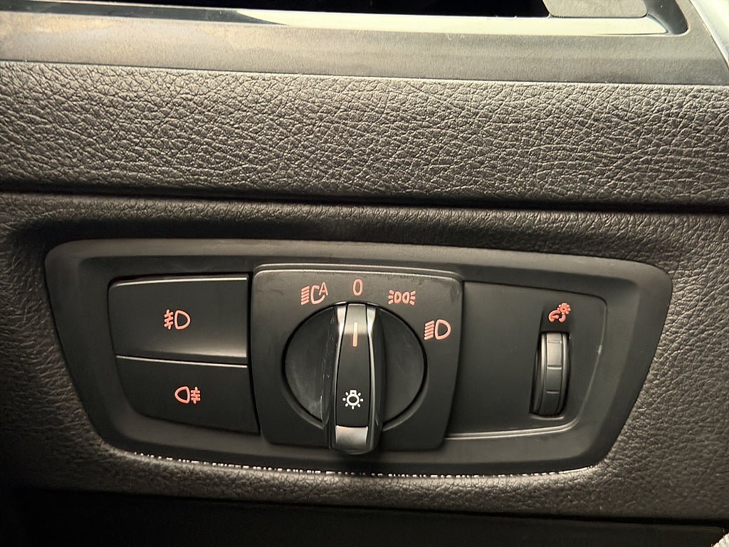 Vehicle Image 28