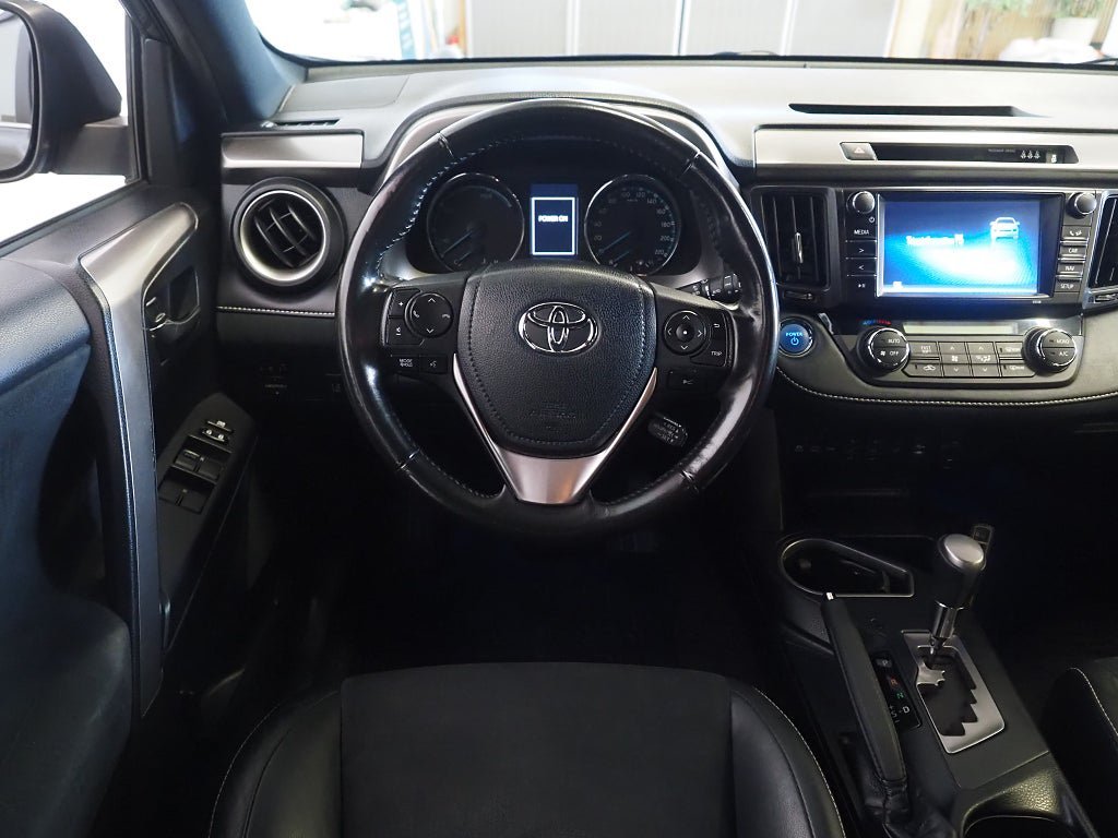Vehicle Image 15