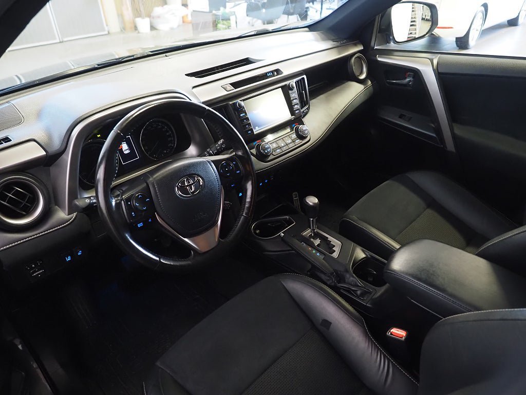 Vehicle Image 18