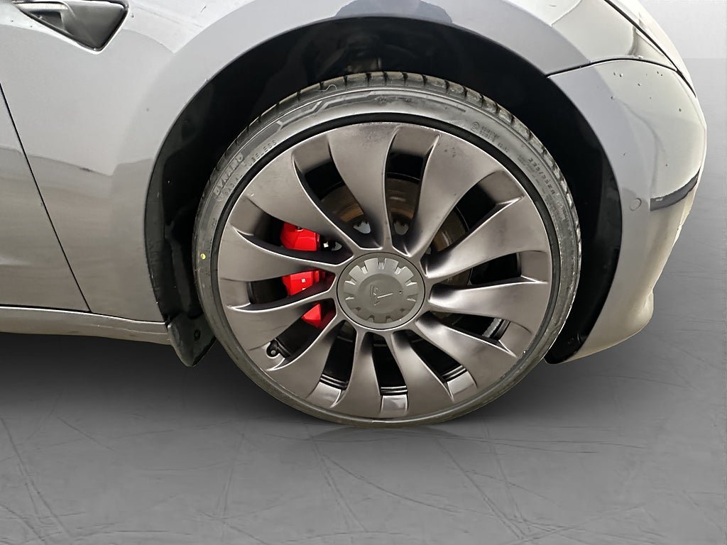 Vehicle Image 32