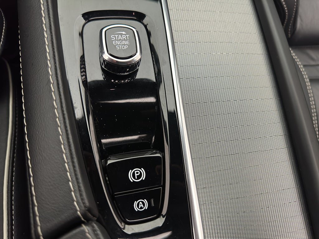 Vehicle Image 38