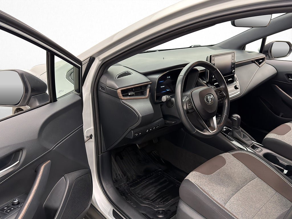 Vehicle Image 10