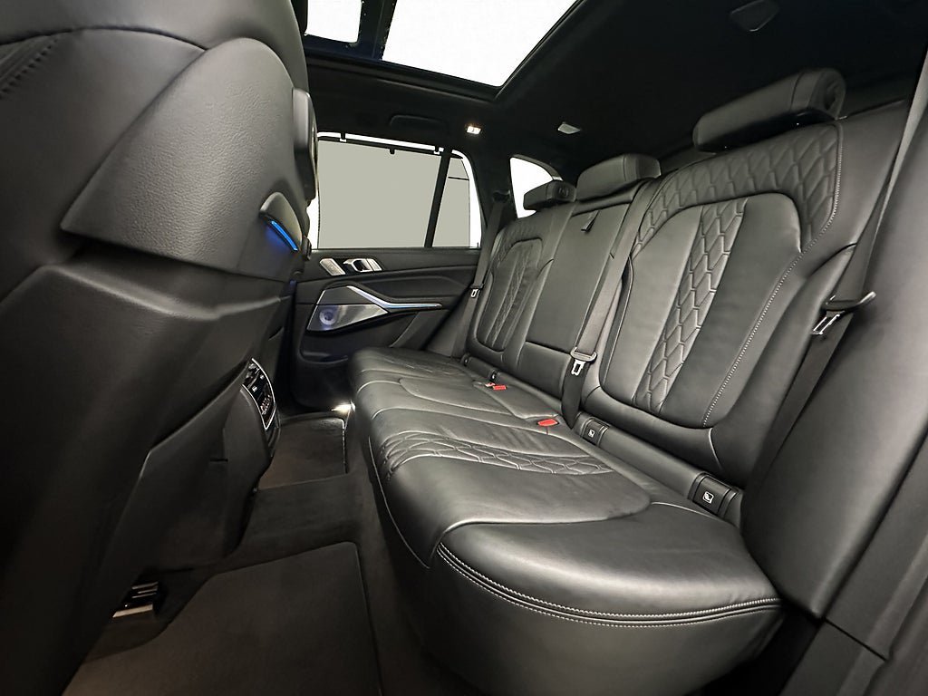 Vehicle Image 37