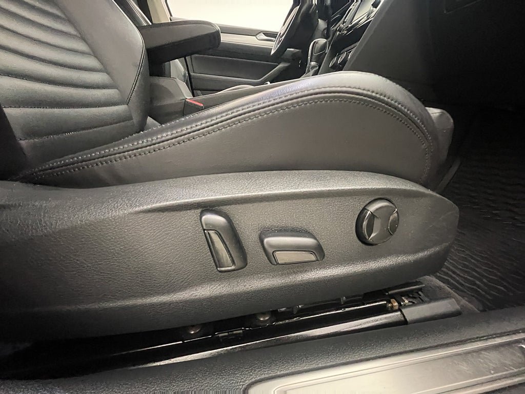 Vehicle Image 27