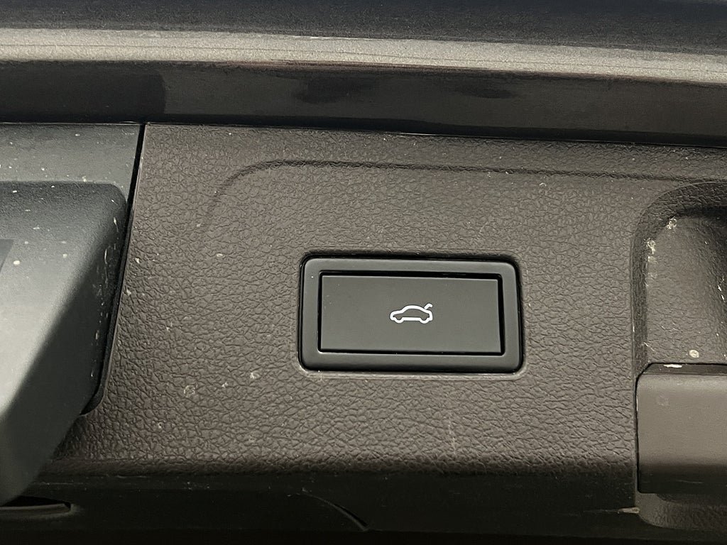 Vehicle Image 28