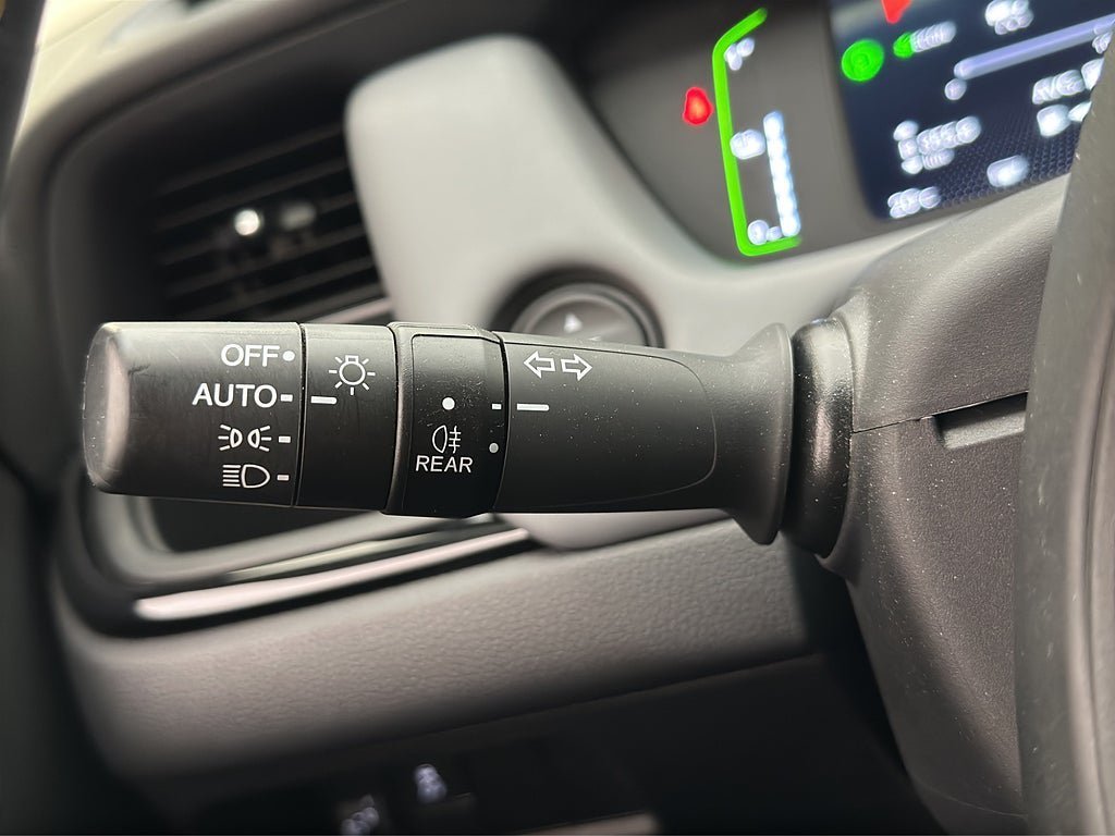 Vehicle Image 16