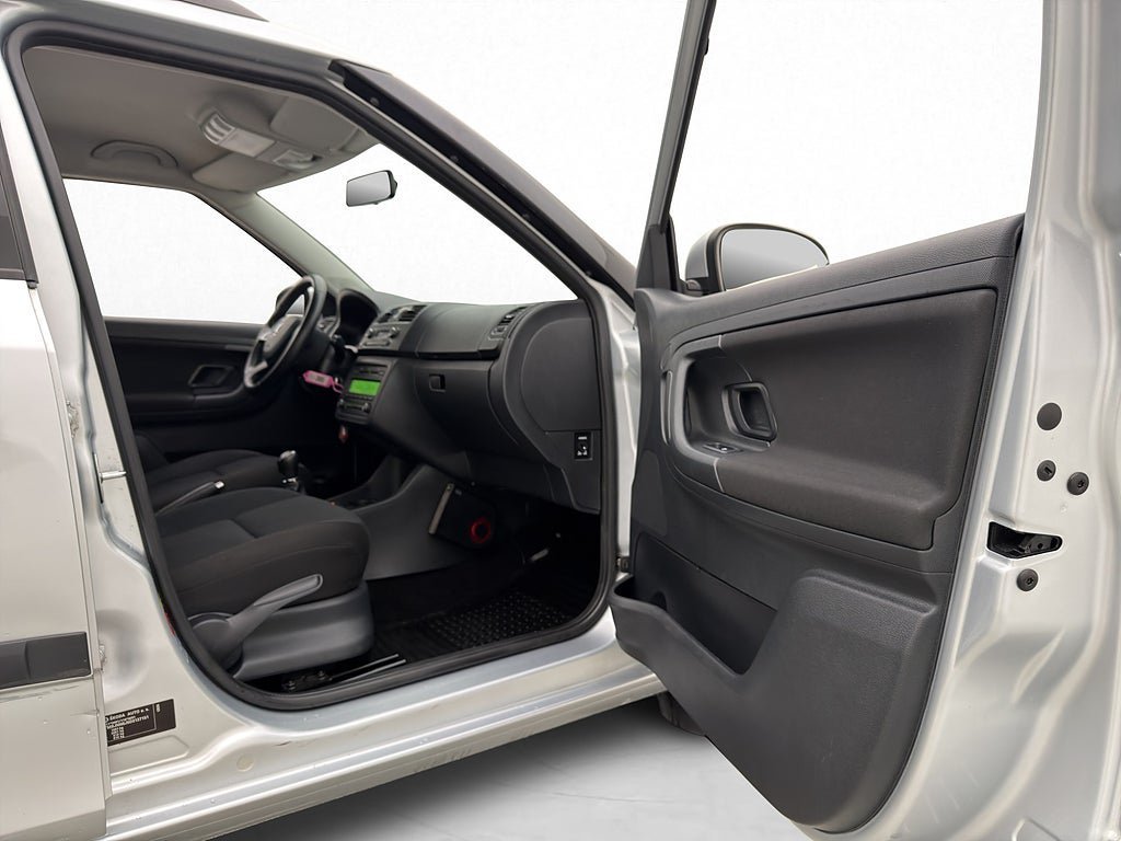 Vehicle Image 22