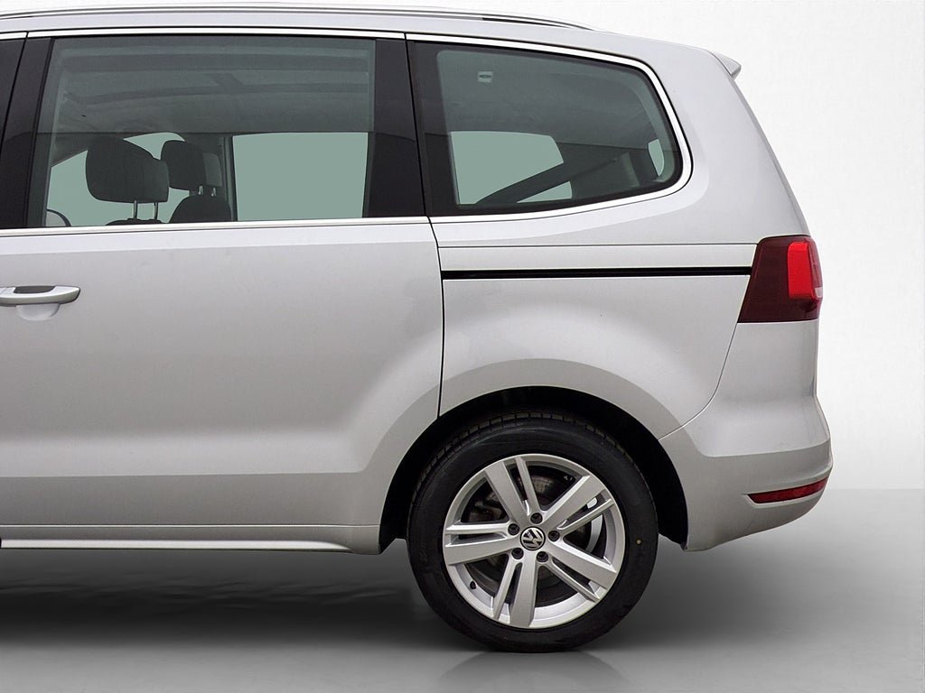 Vehicle Image 32