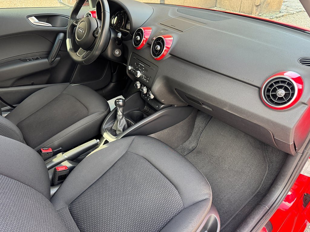 Vehicle Image 14
