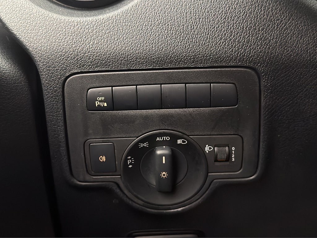 Vehicle Image 17