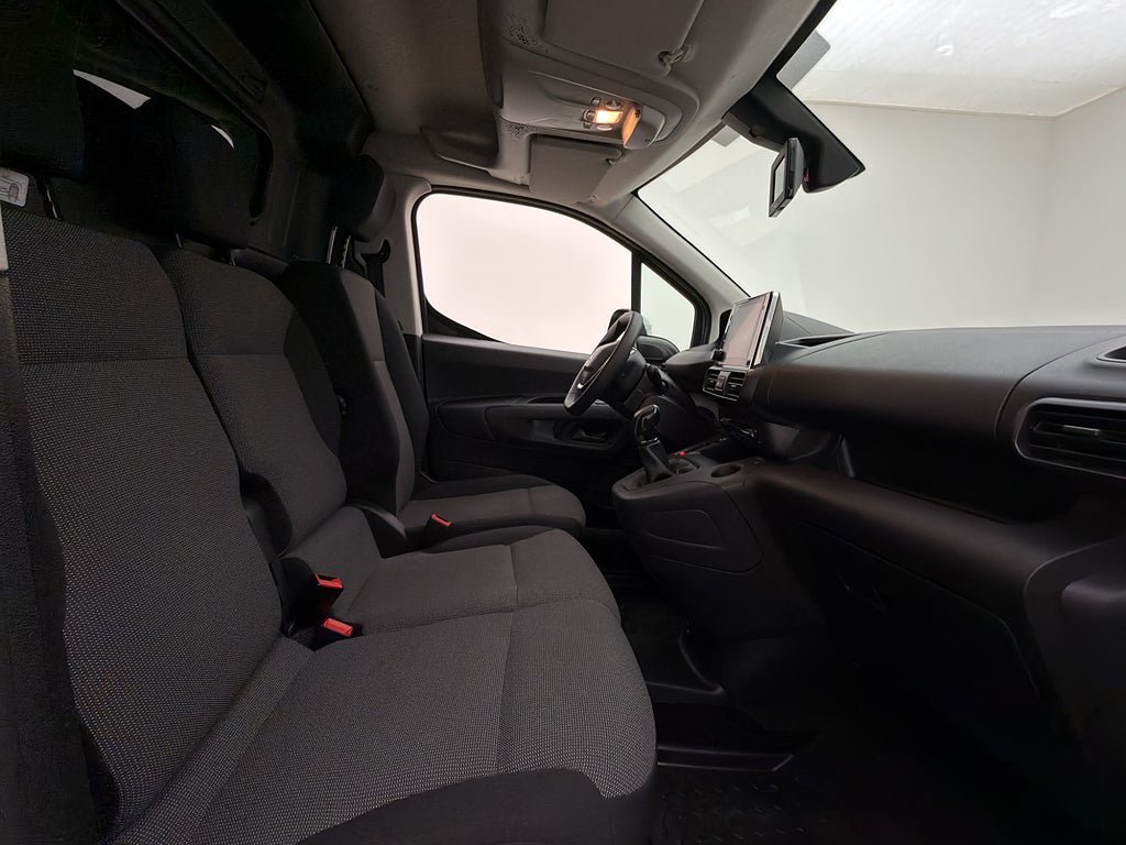 Vehicle Image 24