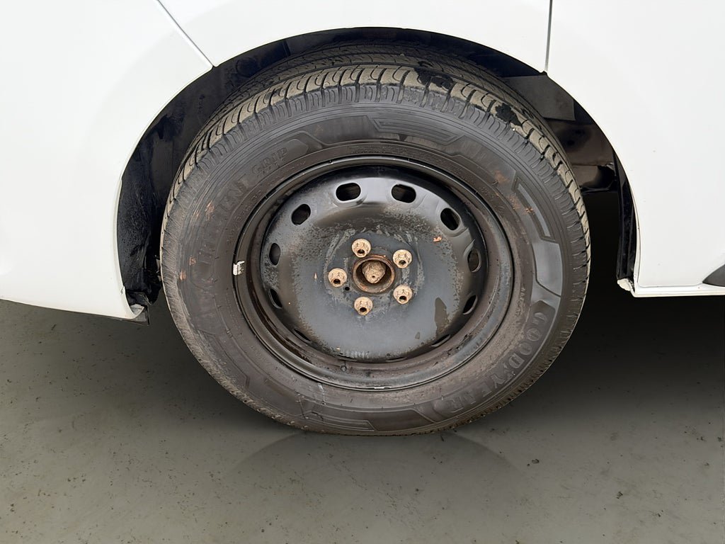 Vehicle Image 30
