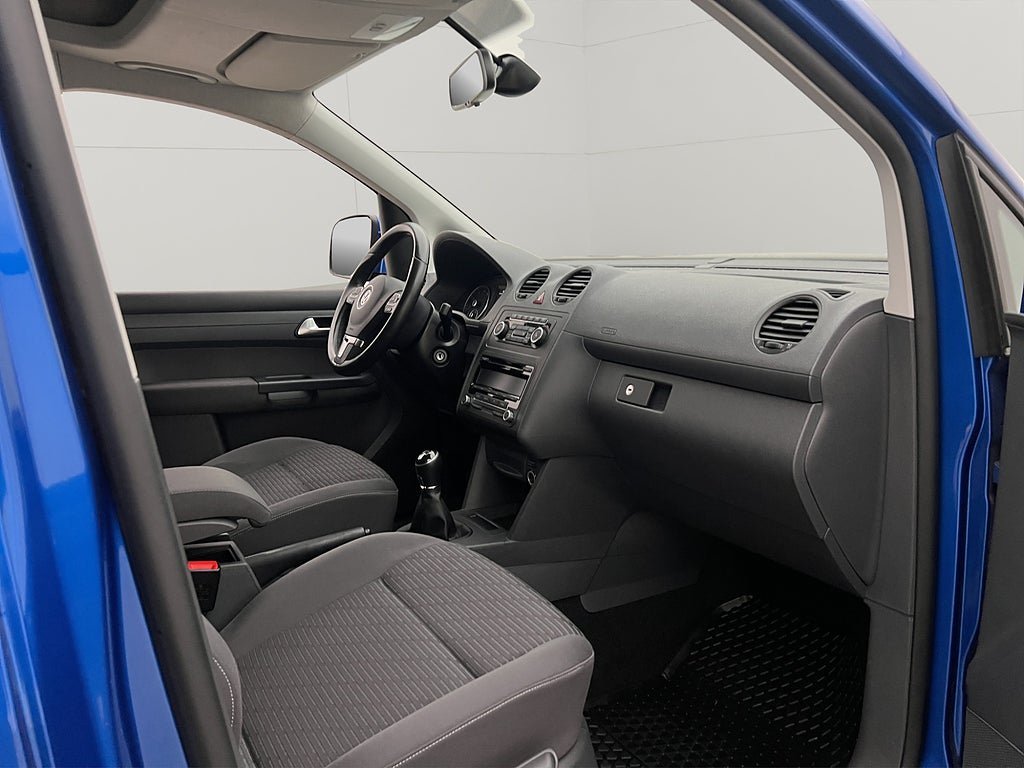 Vehicle Image 25