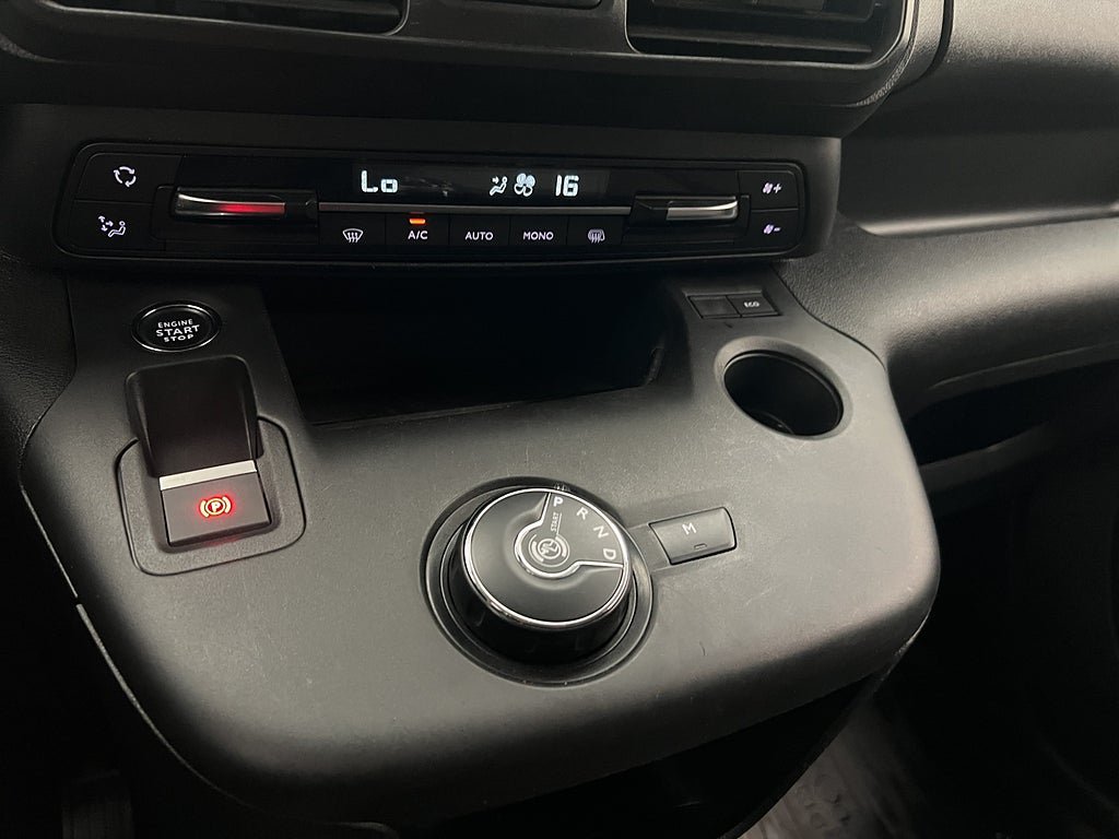 Vehicle Image 29