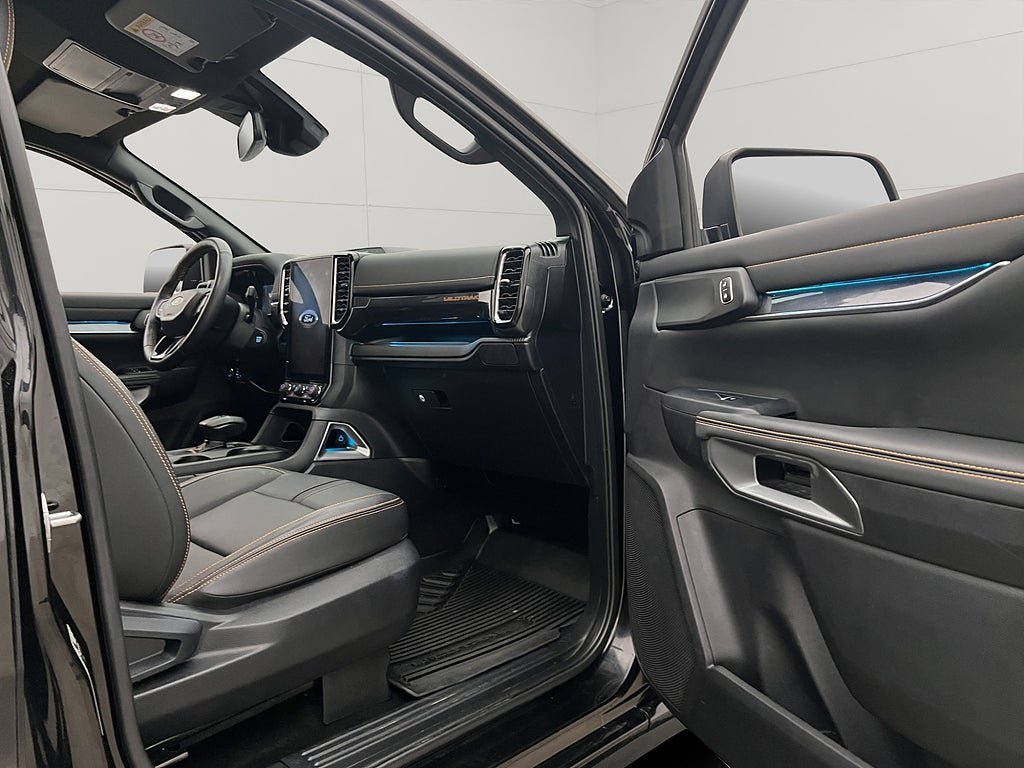 Vehicle Image 32