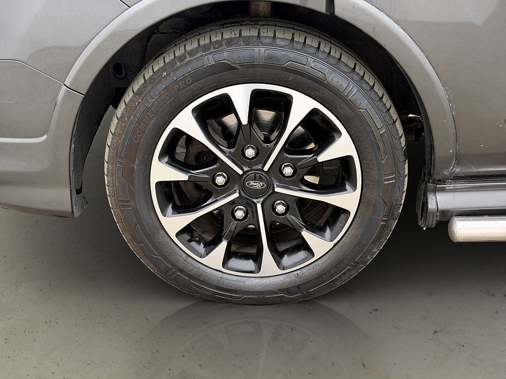 Vehicle Image 36