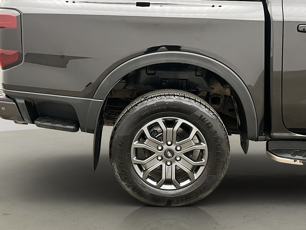 Vehicle Image 38