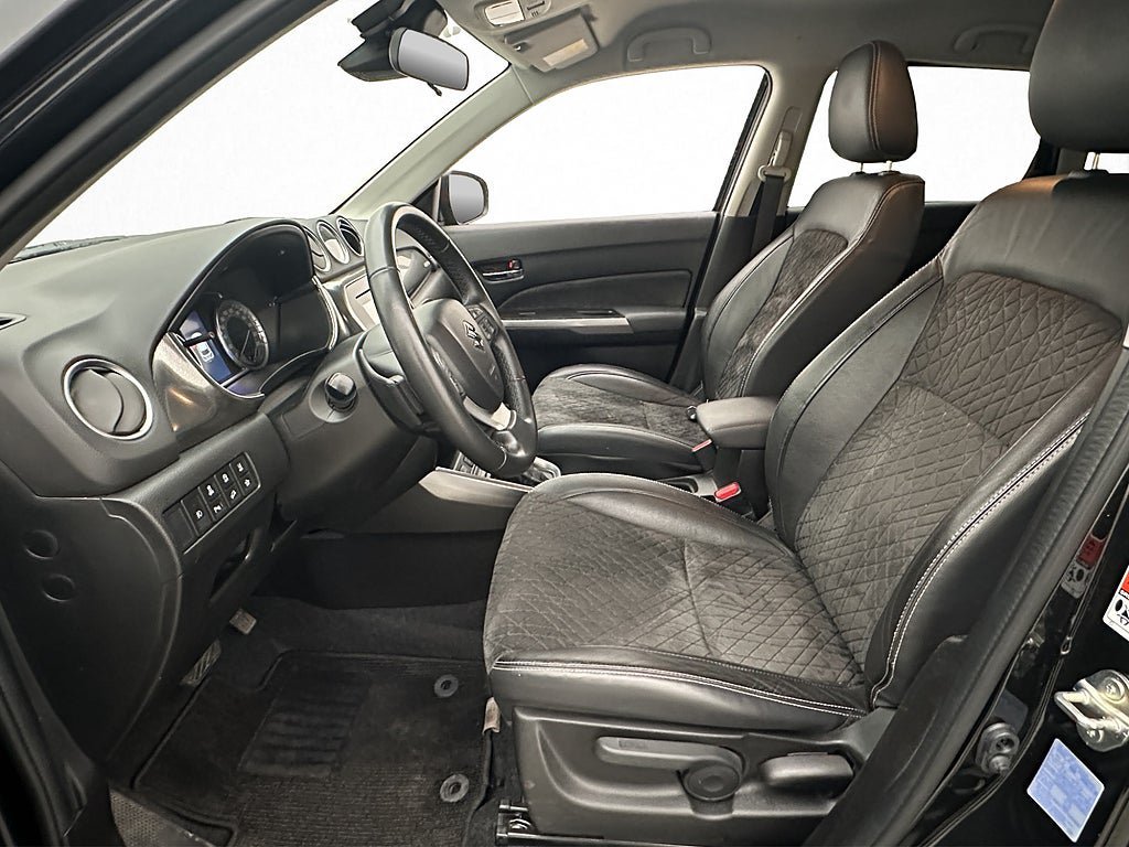 Vehicle Image 12