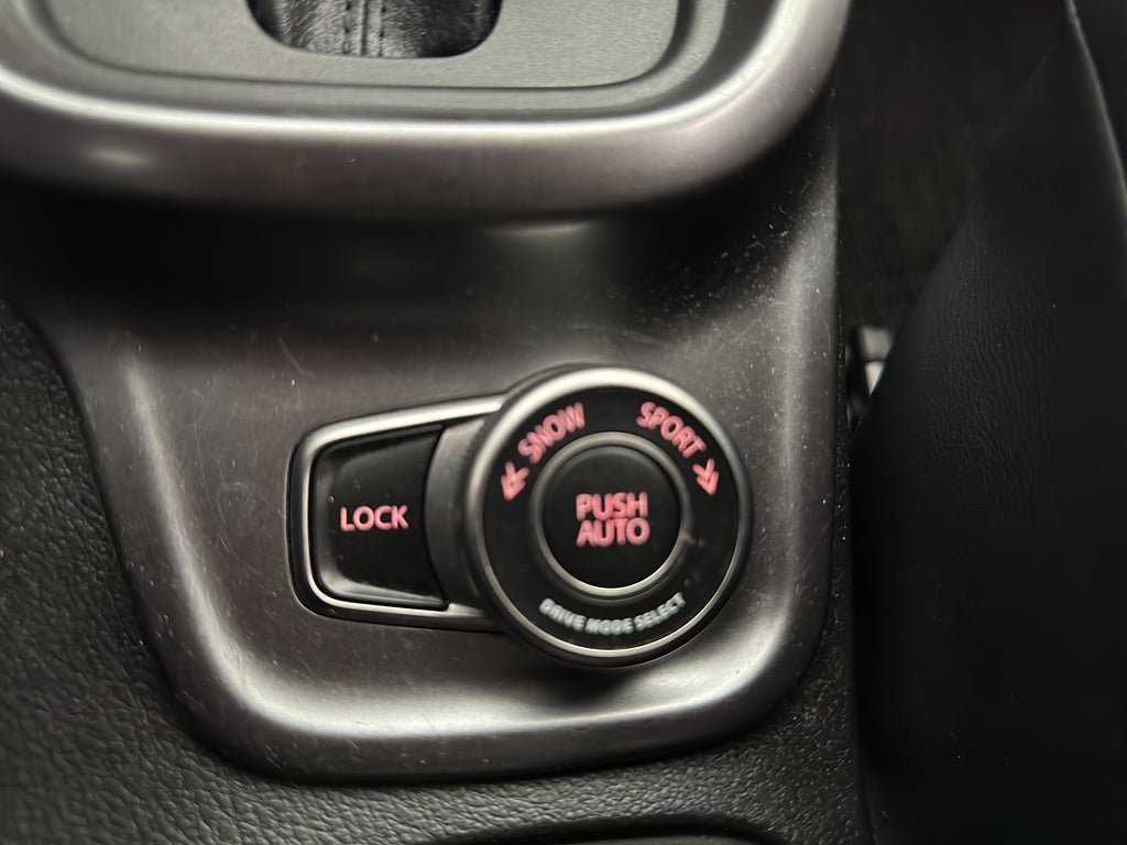 Vehicle Image 23