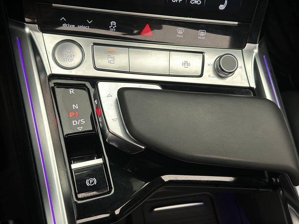 Vehicle Image 29