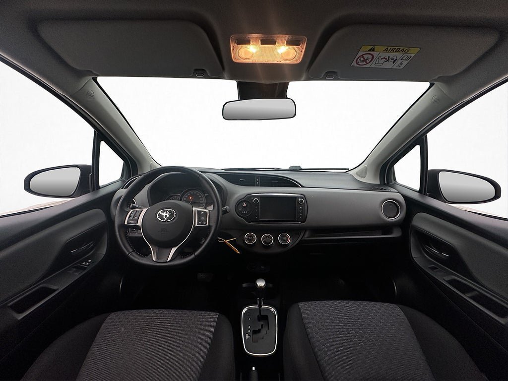 Vehicle Image 12
