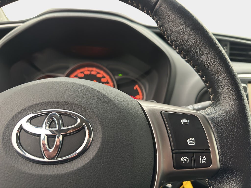 Vehicle Image 17