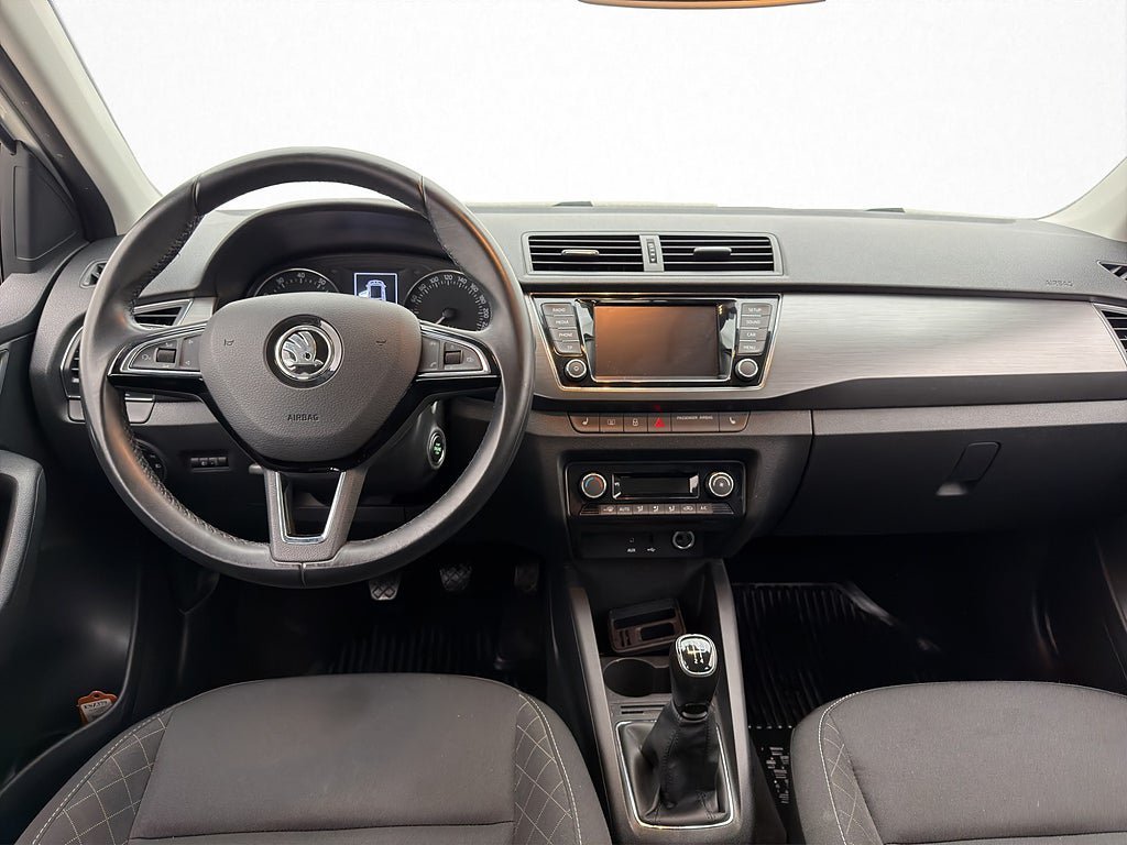 Vehicle Image 12