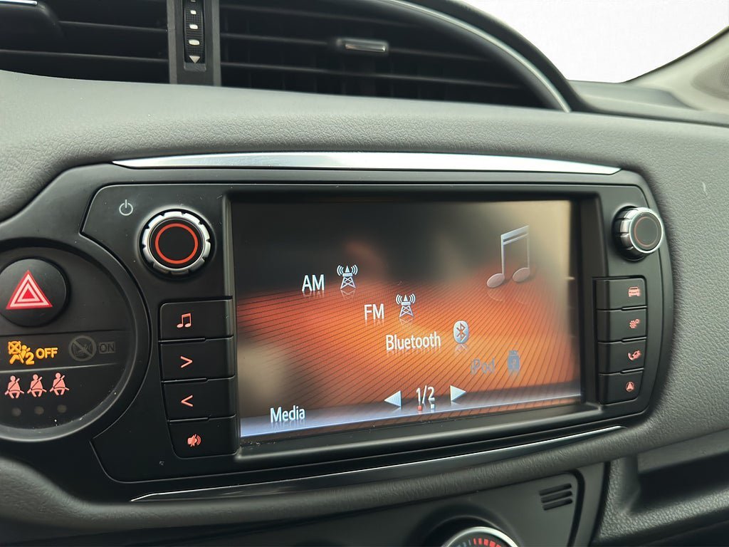 Vehicle Image 22
