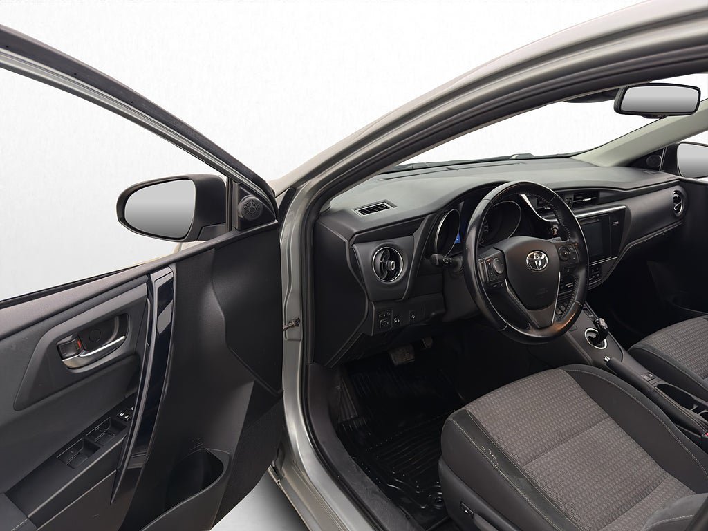 Vehicle Image 10