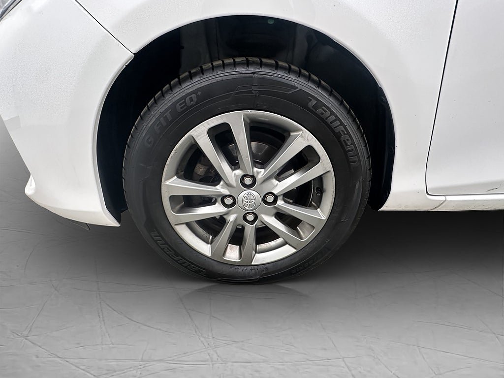 Vehicle Image 30