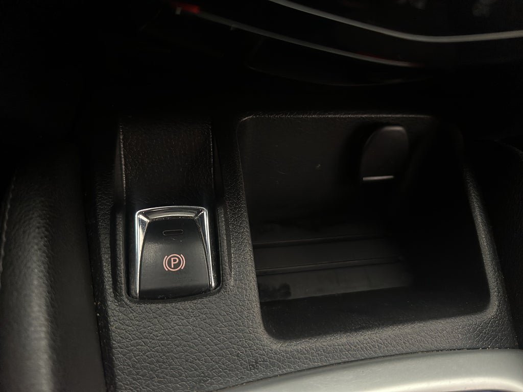 Vehicle Image 24