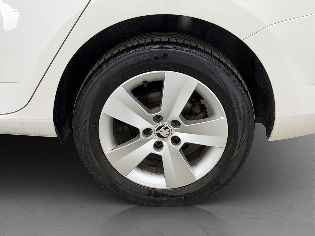 Vehicle Image 30