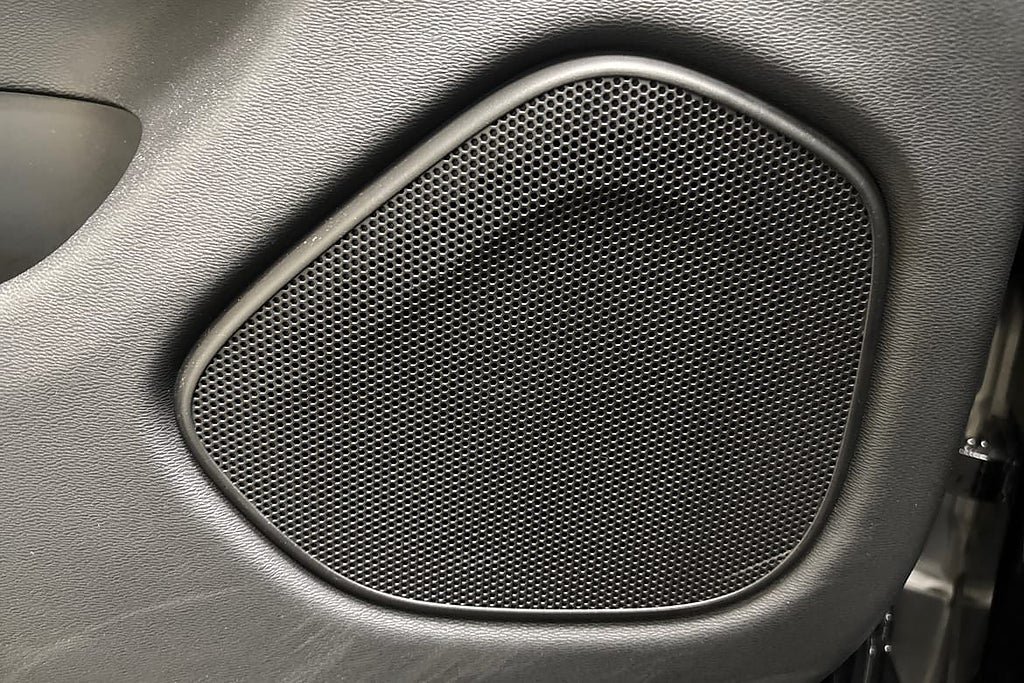 Vehicle Image 22