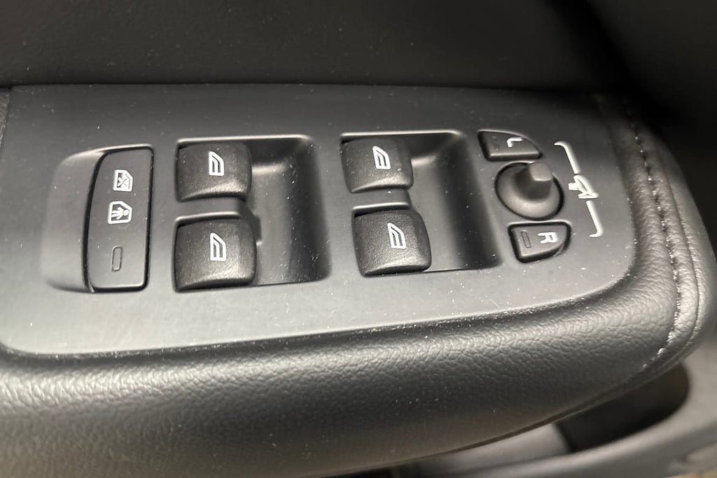 Vehicle Image 26