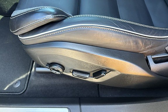 Vehicle Image 24
