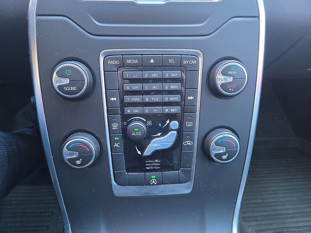 Vehicle Image 23