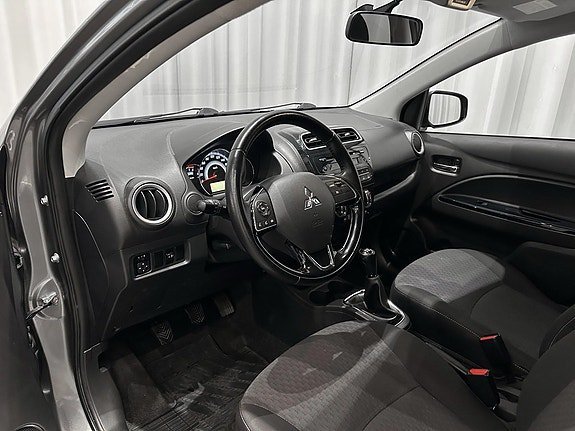 Vehicle Image 9