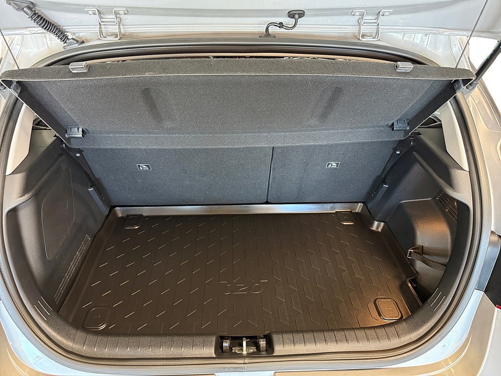 Vehicle Image 17