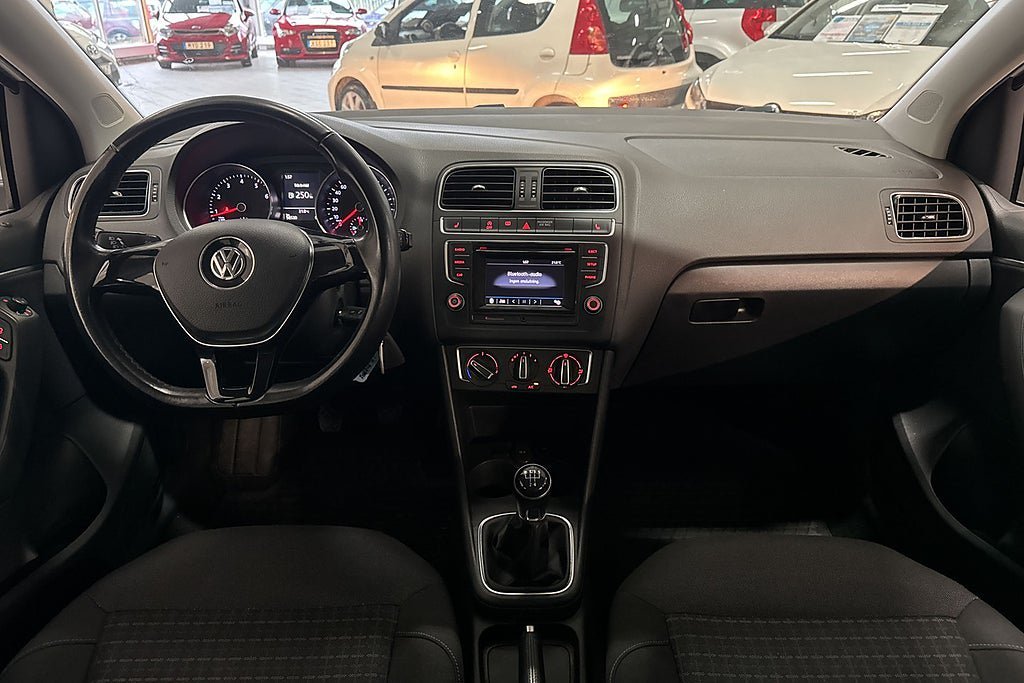 Vehicle Image 11