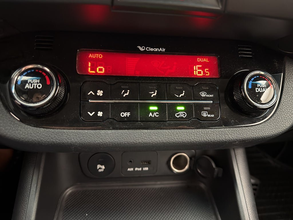 Vehicle Image 21