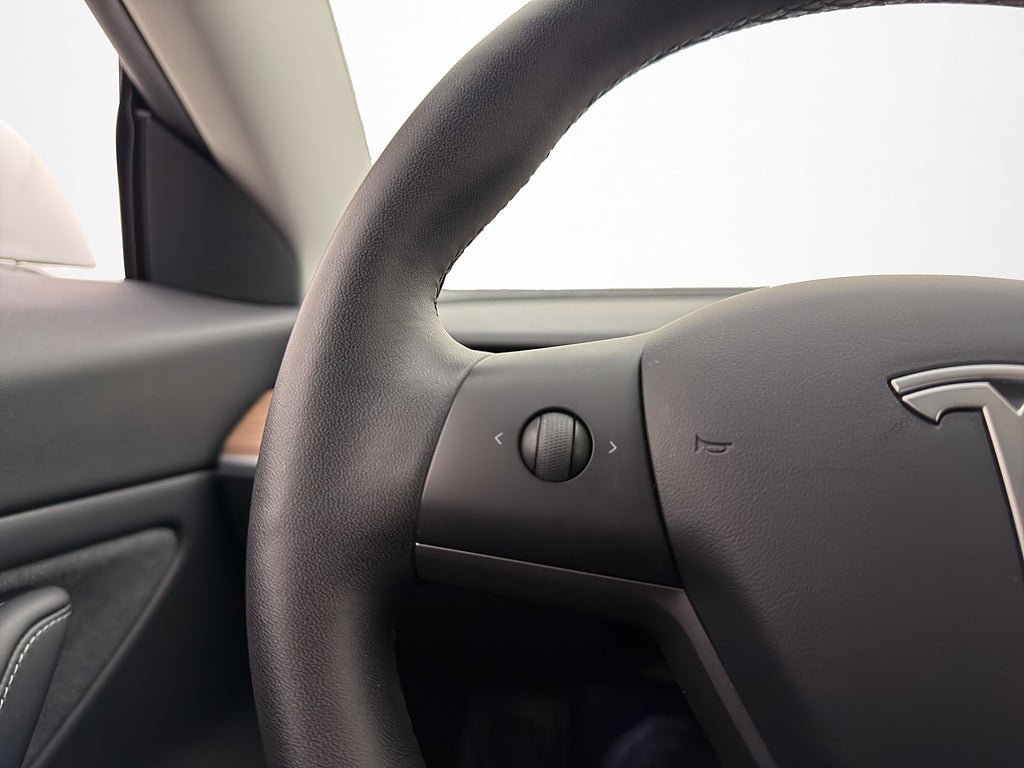 Vehicle Image 27