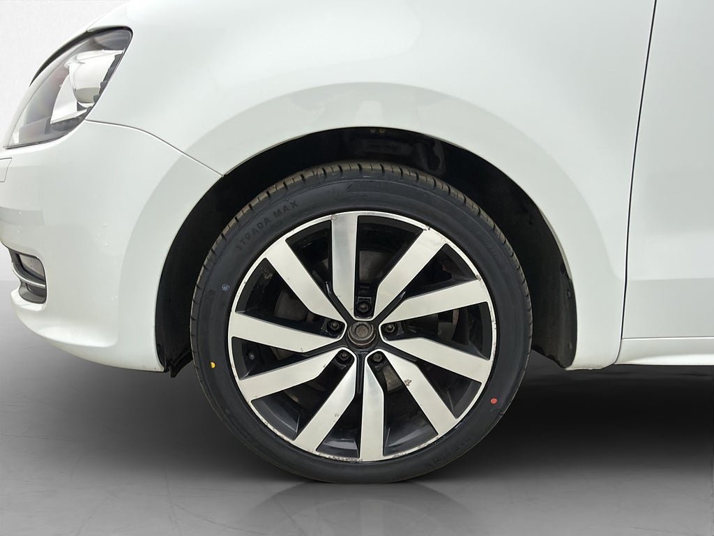 Vehicle Image 30
