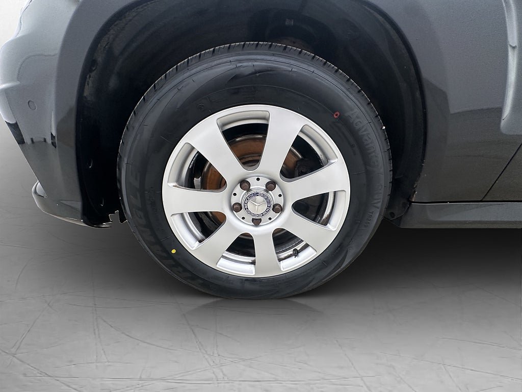 Vehicle Image 33