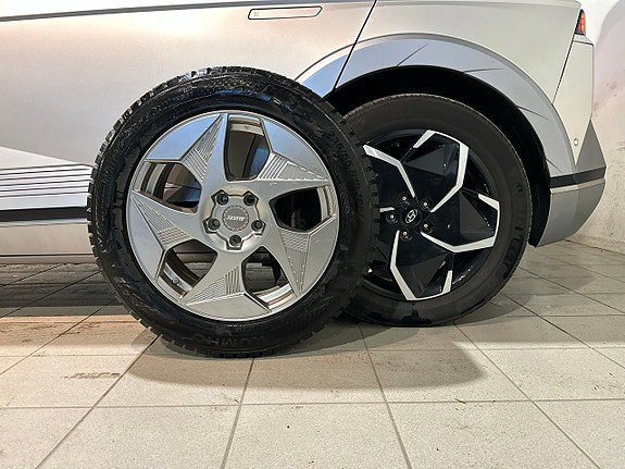Vehicle Image 17